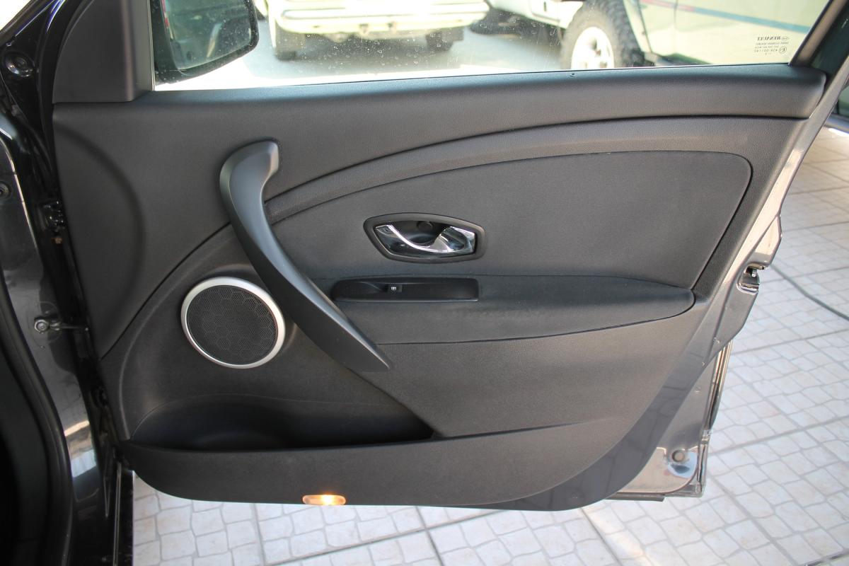 renault-megane-sport-tourer-2012-diesel-1461cc