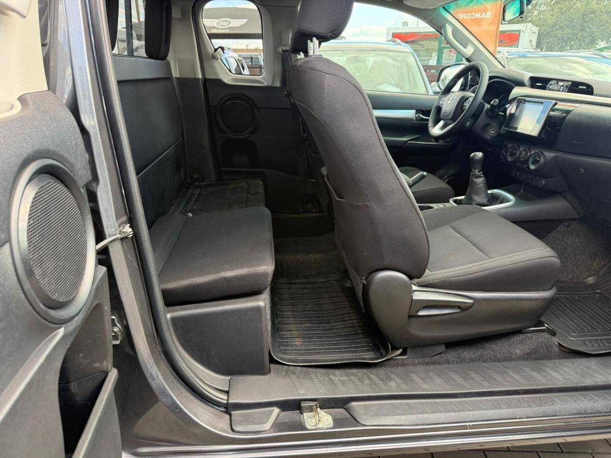 toyota-hilux-2018-diesel-2393cc