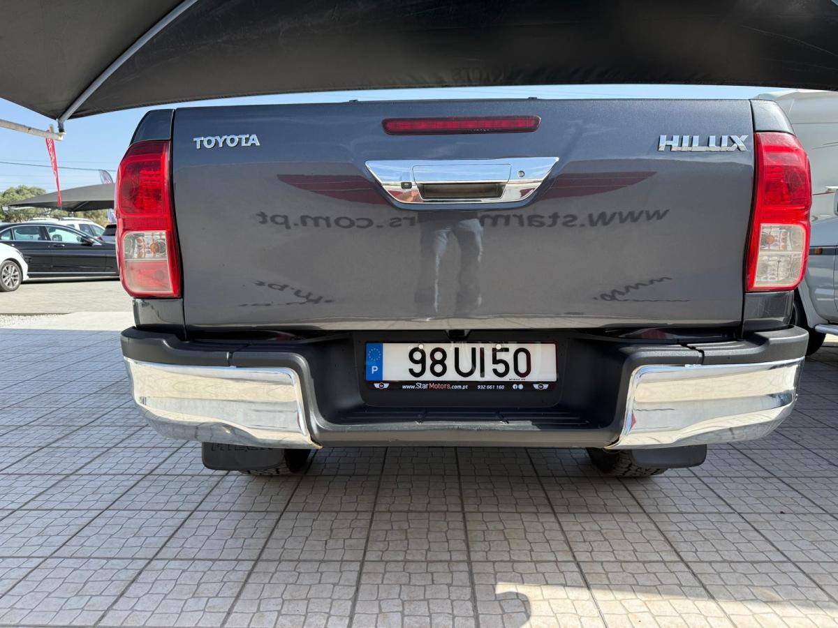 toyota-hilux-2018-diesel-2393cc