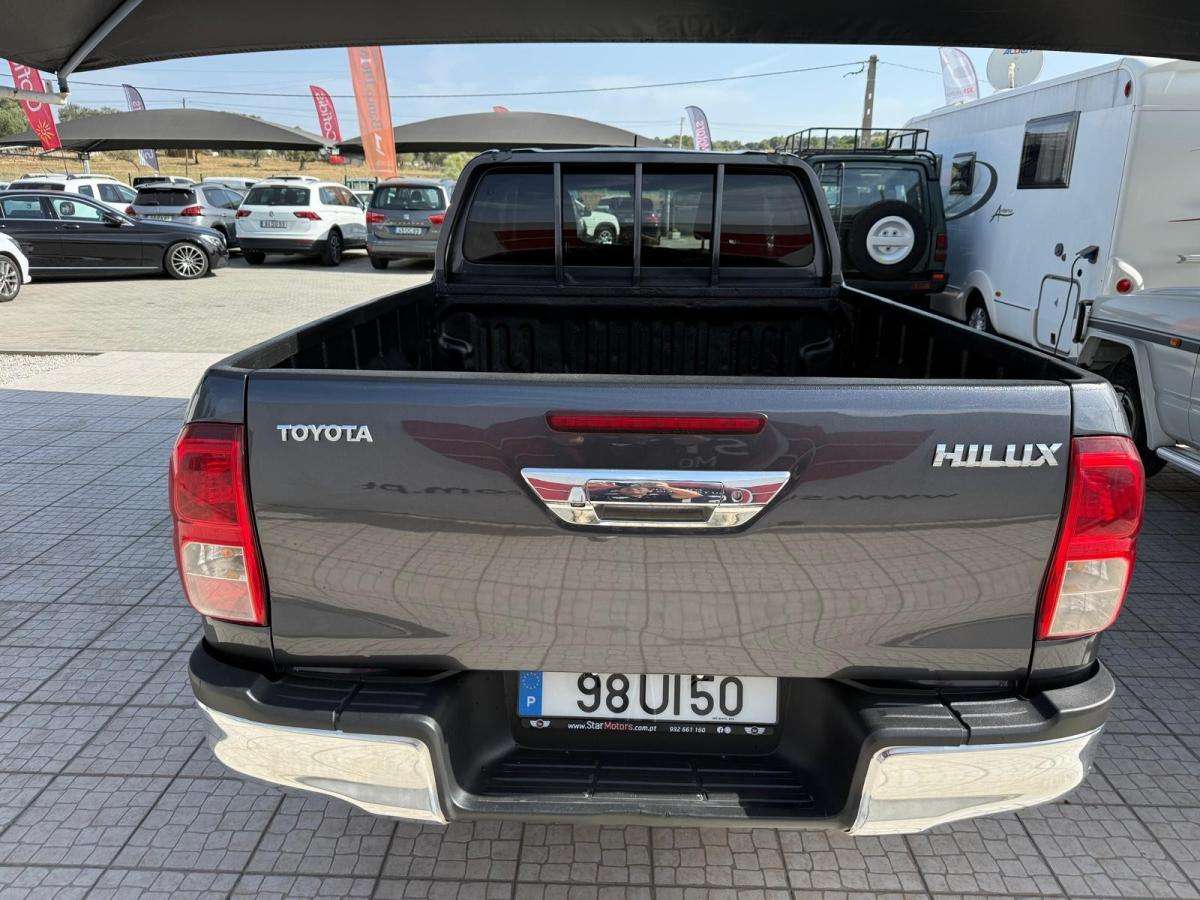 toyota-hilux-2018-diesel-2393cc