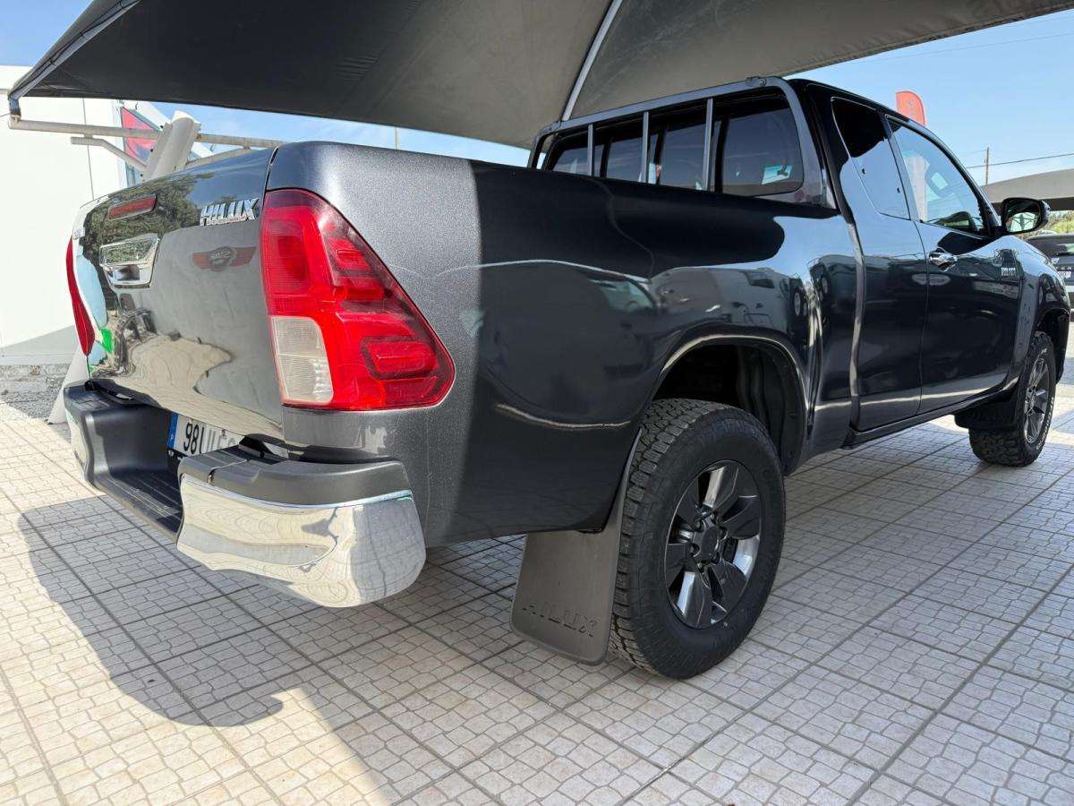toyota-hilux-2018-diesel-2393cc