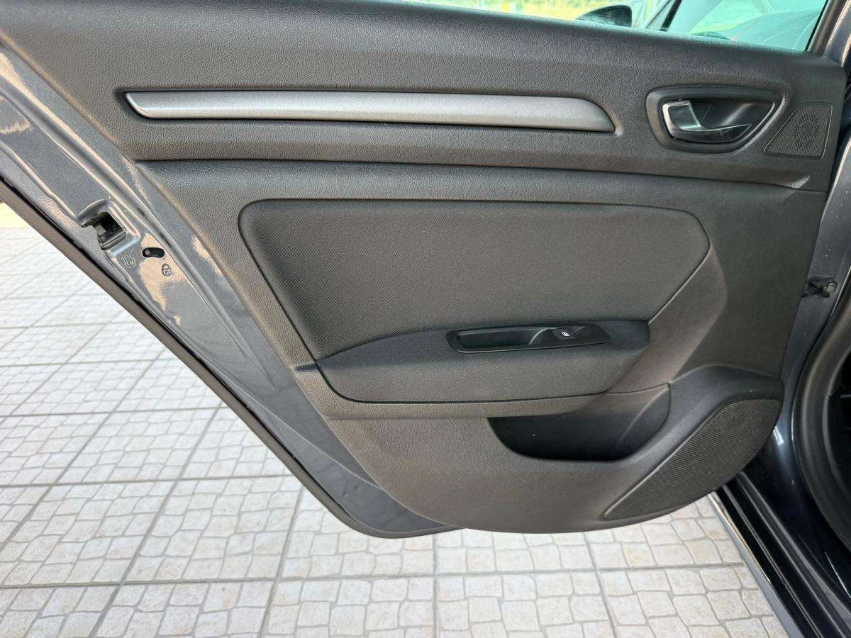 renault-megane-sport-tourer-2022-diesel-1461cc