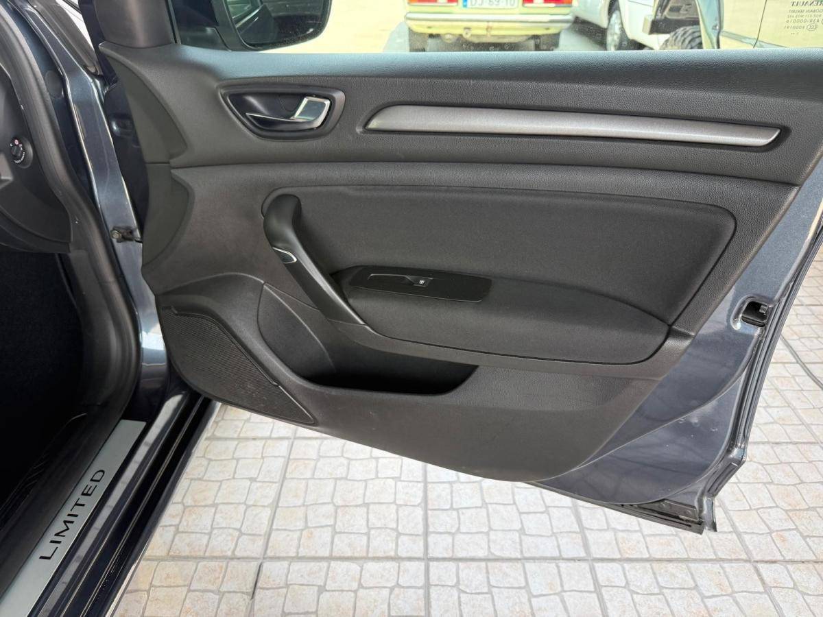 renault-megane-sport-tourer-2022-diesel-1461cc