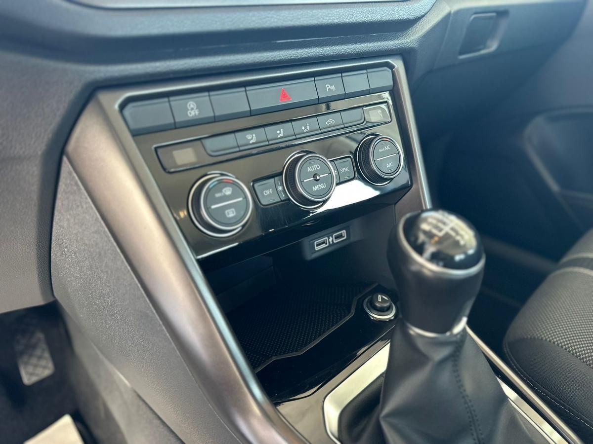 volkswagen-t-roc-2017-gasolina-999cc