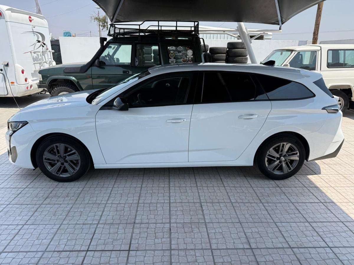 peugeot-308-sw-2022-diesel-1499cc