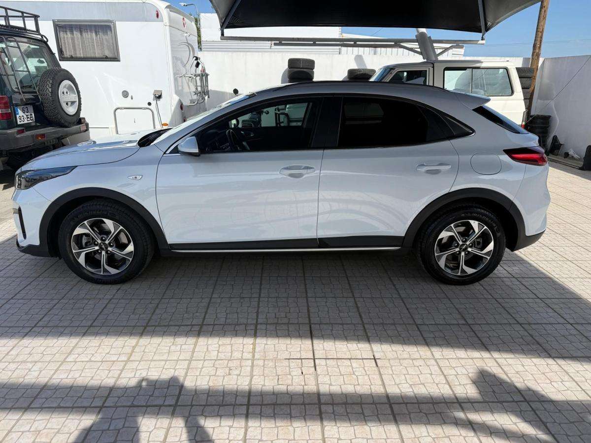 kia-xceed-2024-gasolina-998cc