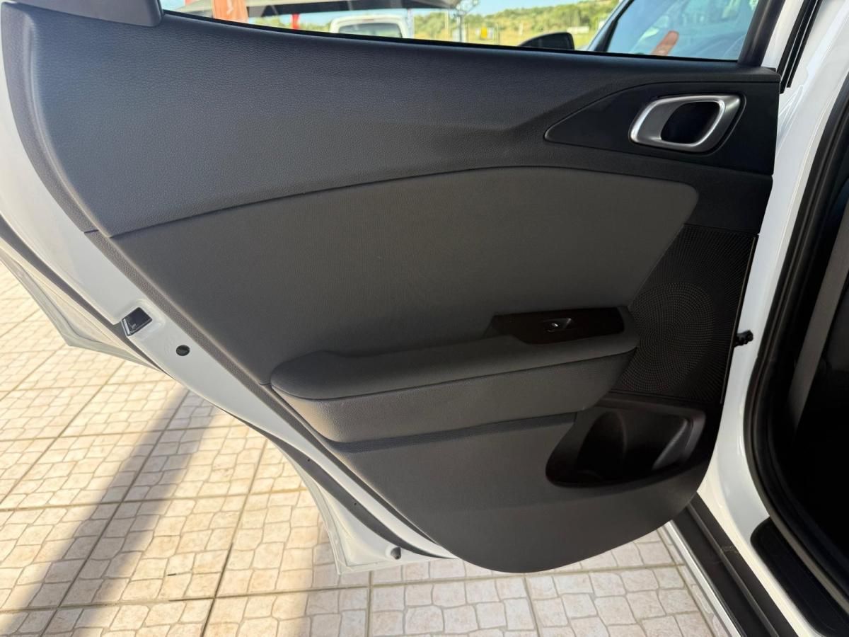 kia-xceed-2024-gasolina-998cc