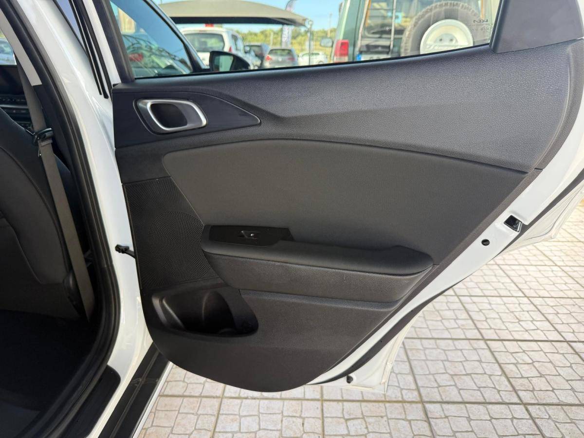 kia-xceed-2024-gasolina-998cc