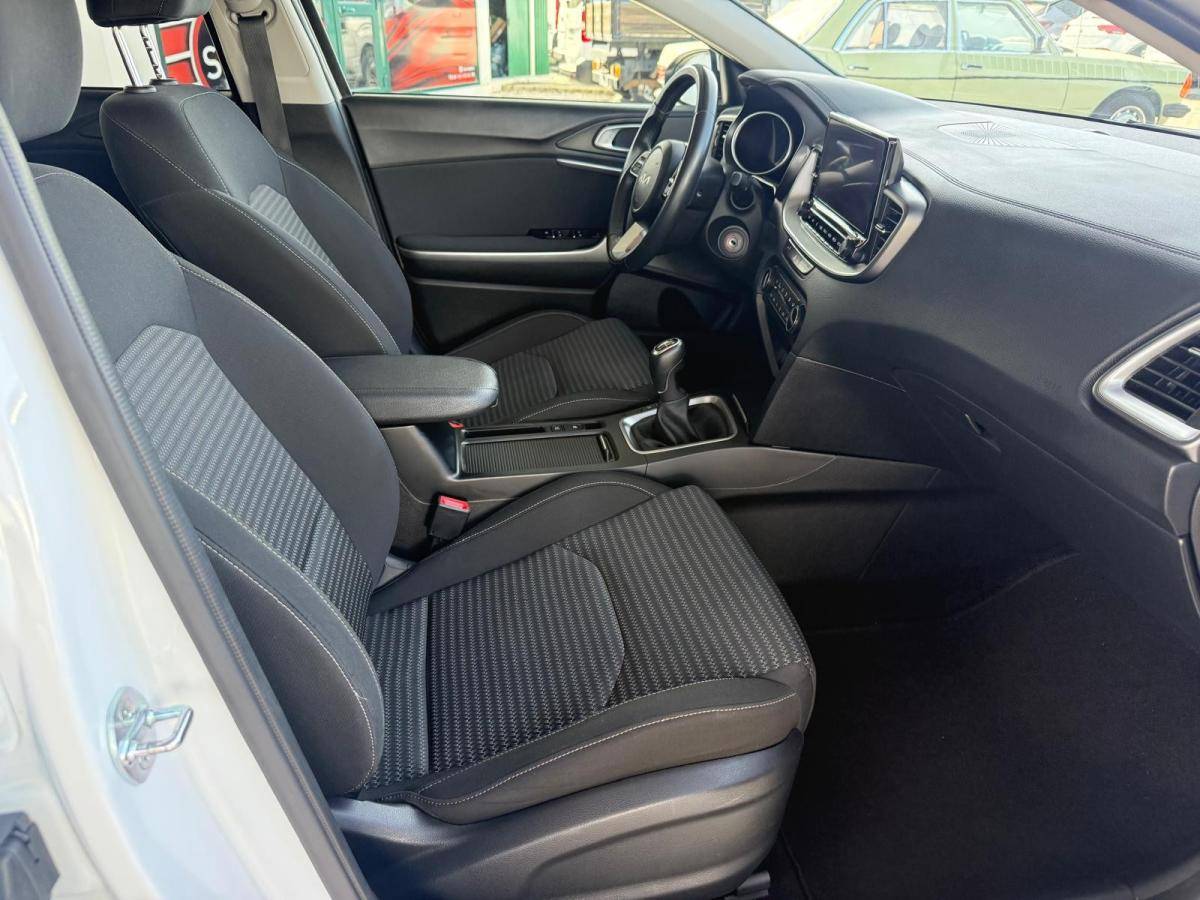 kia-xceed-2024-gasolina-998cc