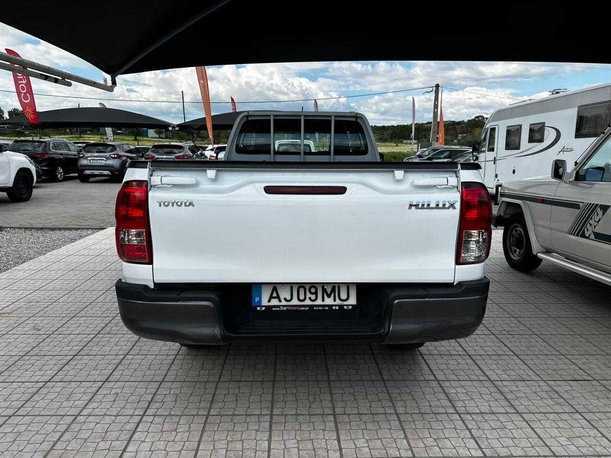 toyota-hilux-2021-diesel-2393cc