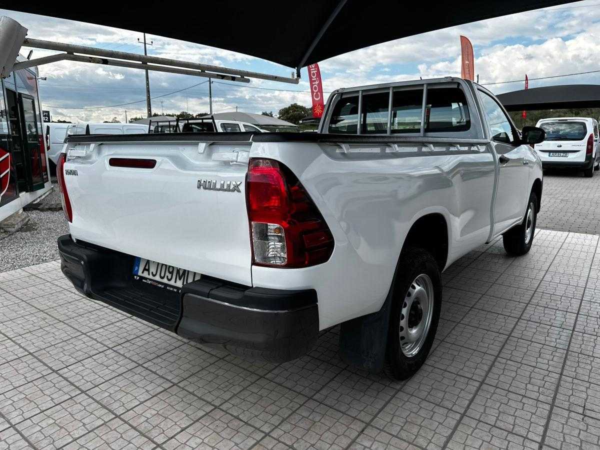toyota-hilux-2021-diesel-2393cc
