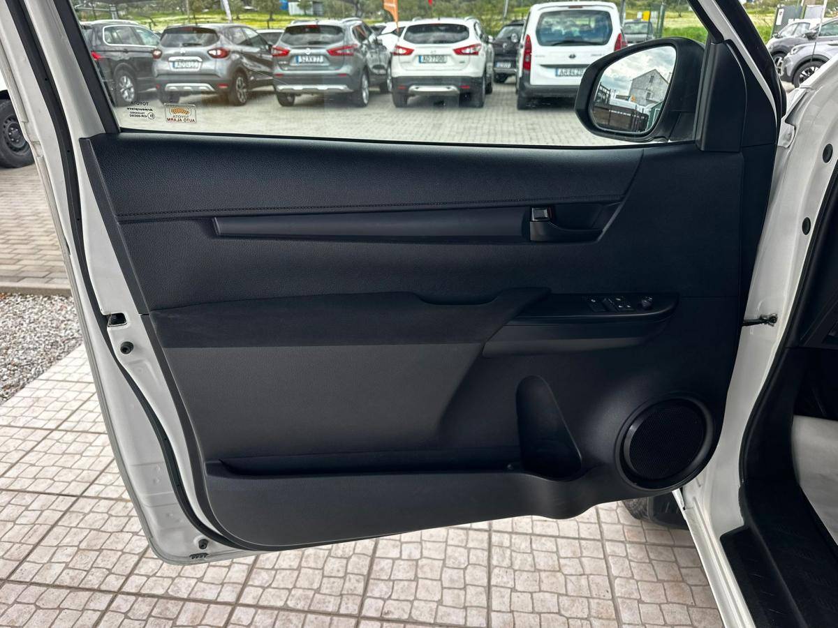 toyota-hilux-2021-diesel-2393cc