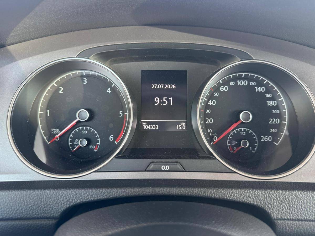 volkswagen-golf-variant-2015-diesel-1598cc