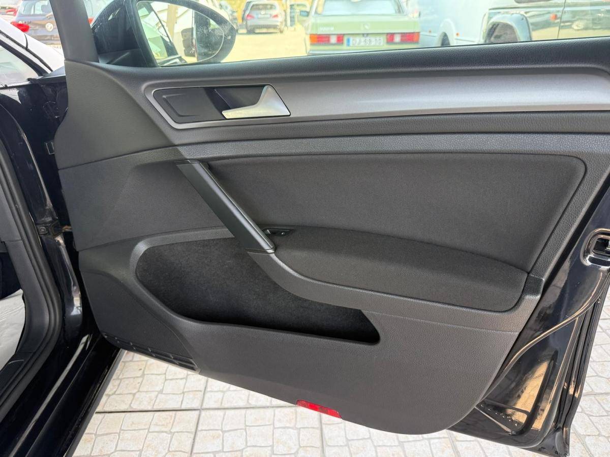 volkswagen-golf-variant-2015-diesel-1598cc