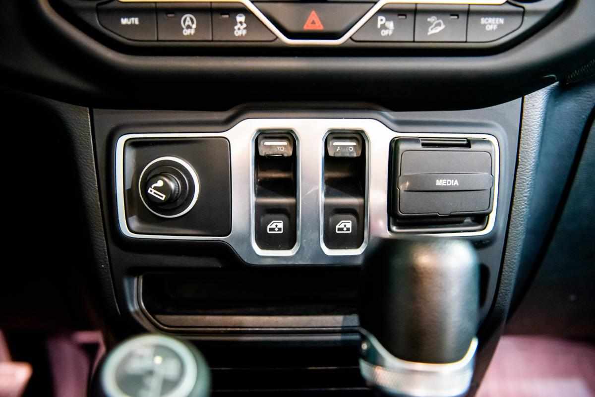 jeep-wrangler-2-0-etorque-4x4-2019-gasolina-1998cc