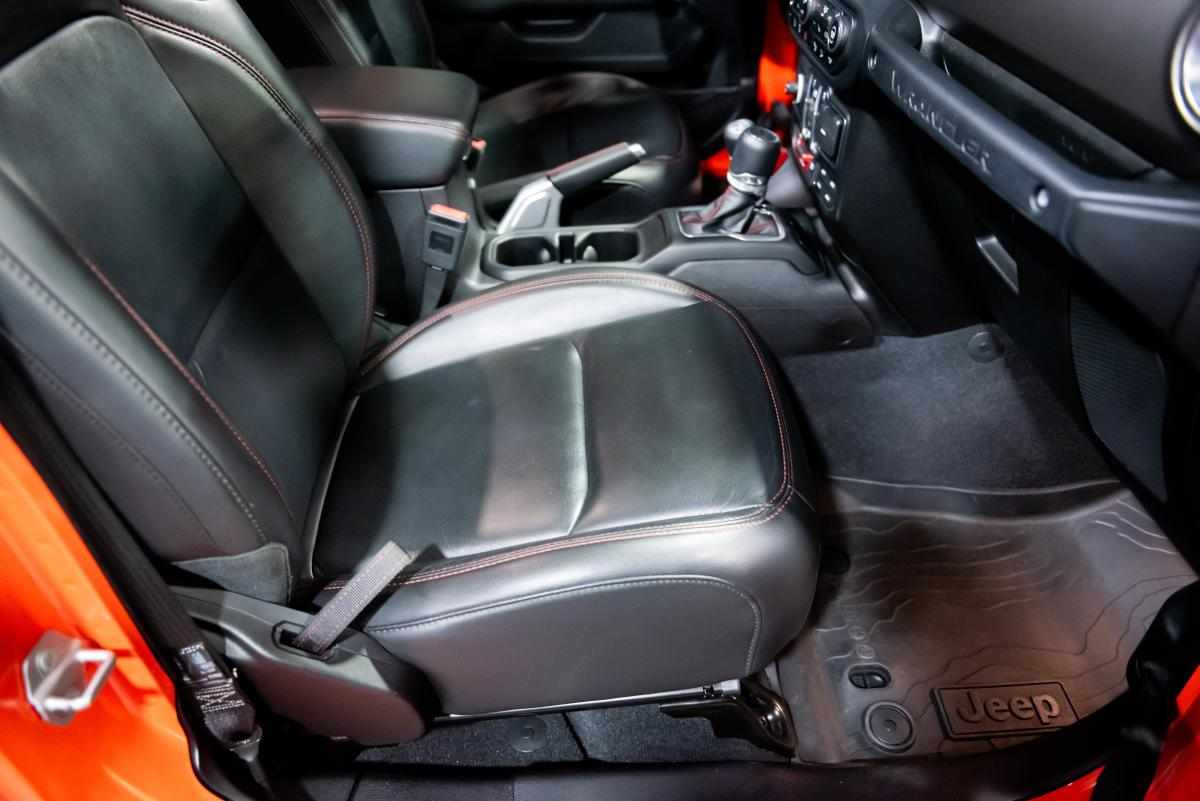 jeep-wrangler-2-0-etorque-4x4-2018-gasolina-1998cc