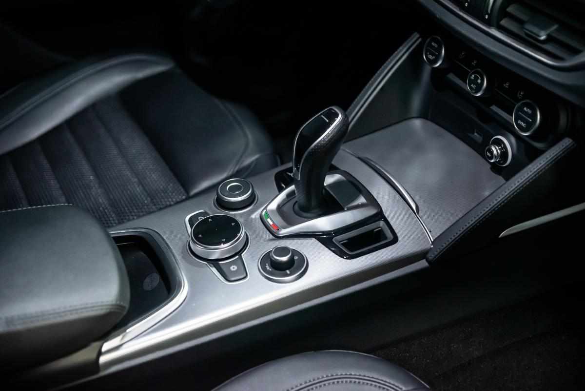 alfa-romeo-stelvio-2-2-jtdm-2022-diesel-2143cc