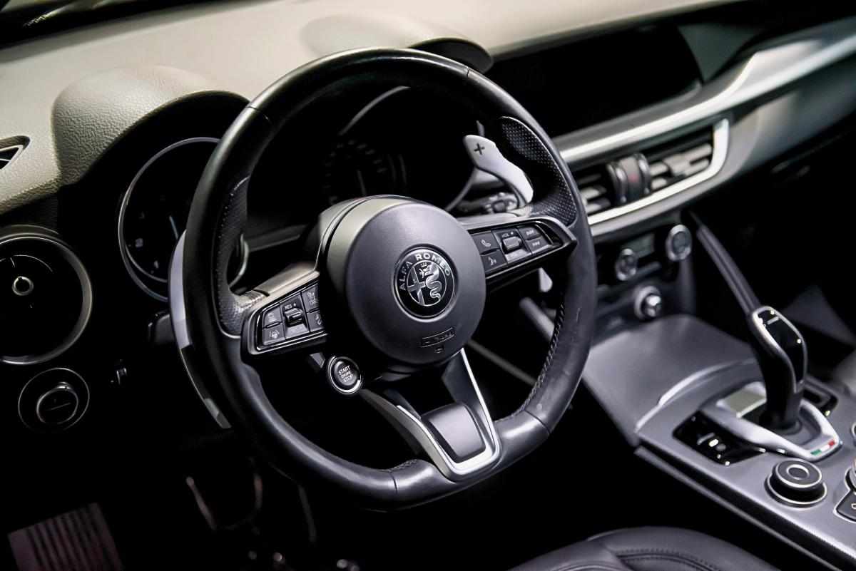 alfa-romeo-stelvio-2-2-jtdm-2022-diesel-2143cc
