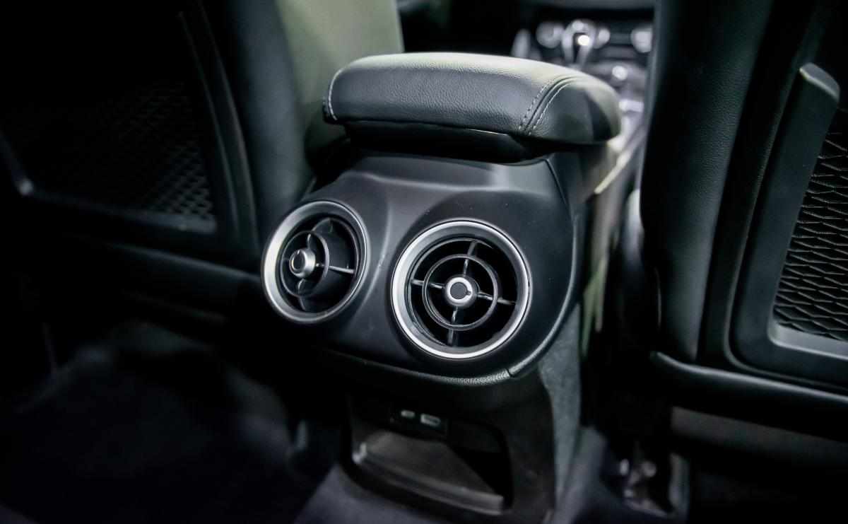 alfa-romeo-stelvio-2-2-jtdm-2022-diesel-2143cc