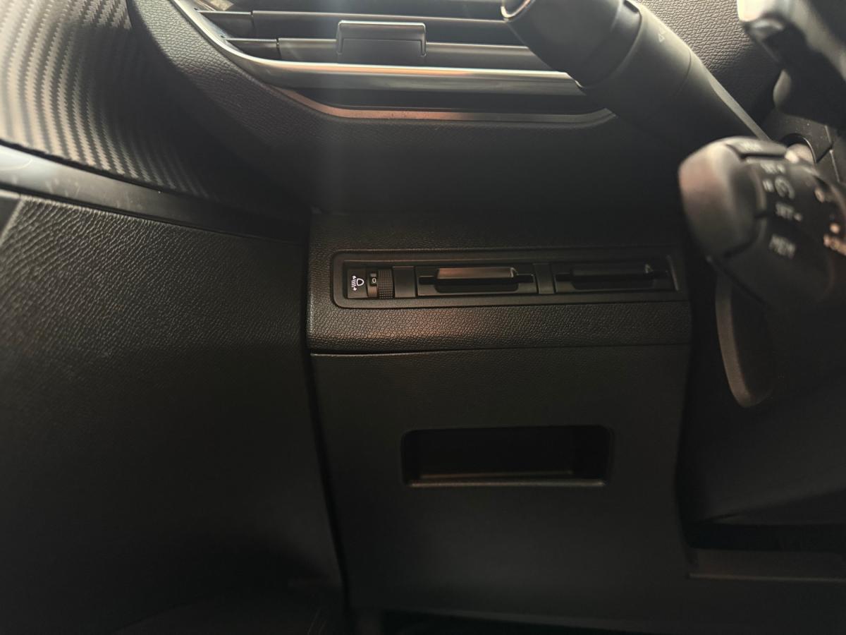 peugeot-5008-2018-gasolina-1199cc