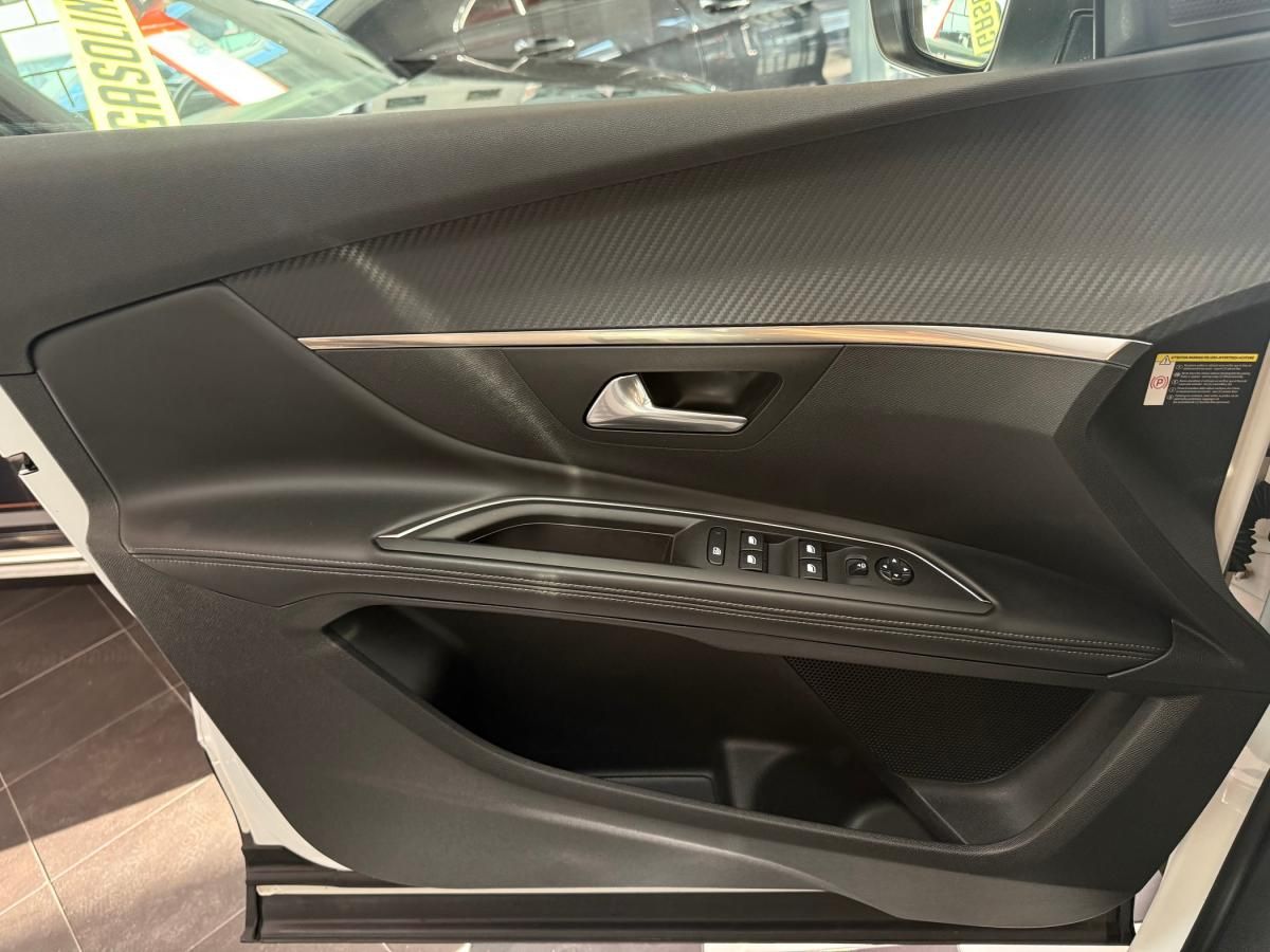peugeot-5008-2018-gasolina-1199cc