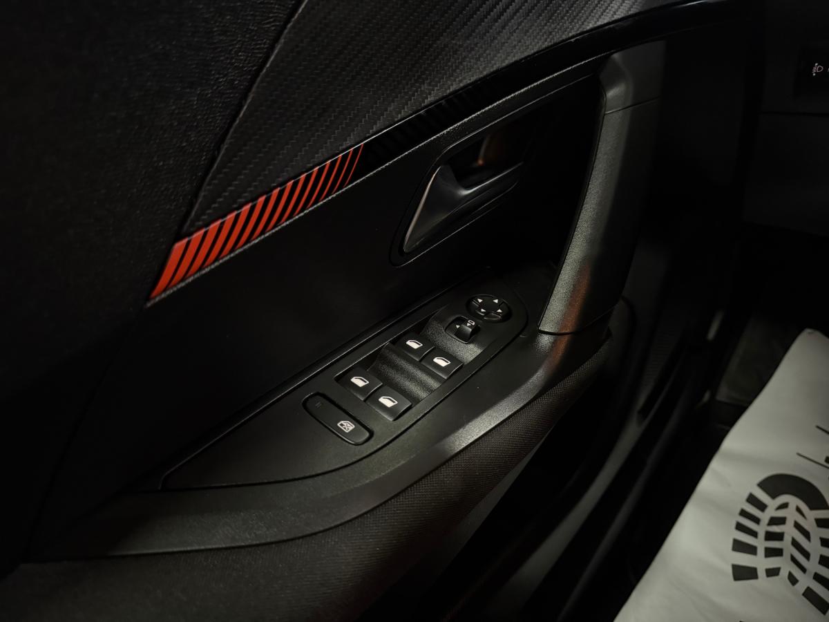 peugeot-2008-2023-gasolina-1199cc