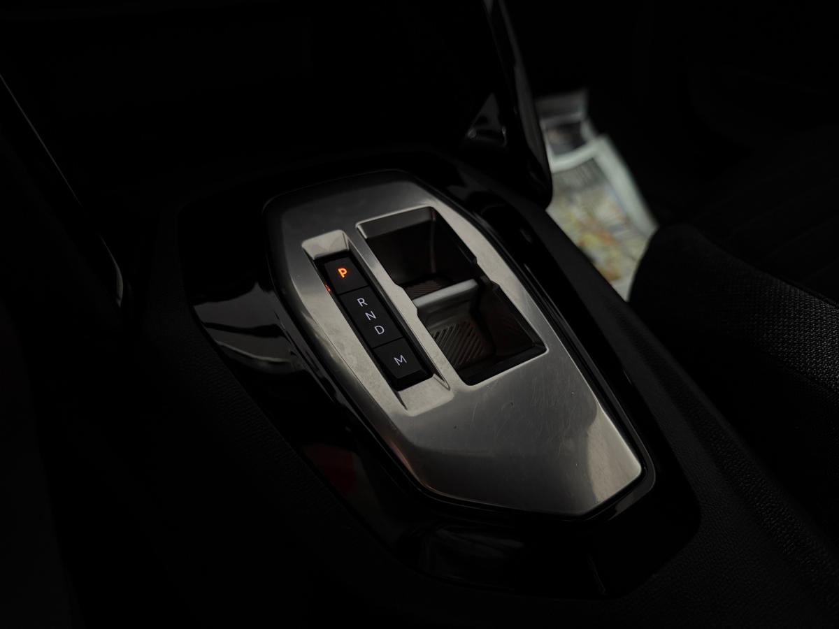 peugeot-2008-2023-gasolina-1199cc