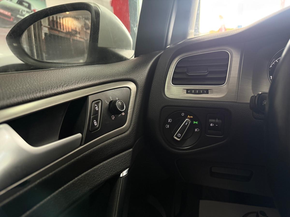 volkswagen-golf-variant-2014-diesel-1598cc
