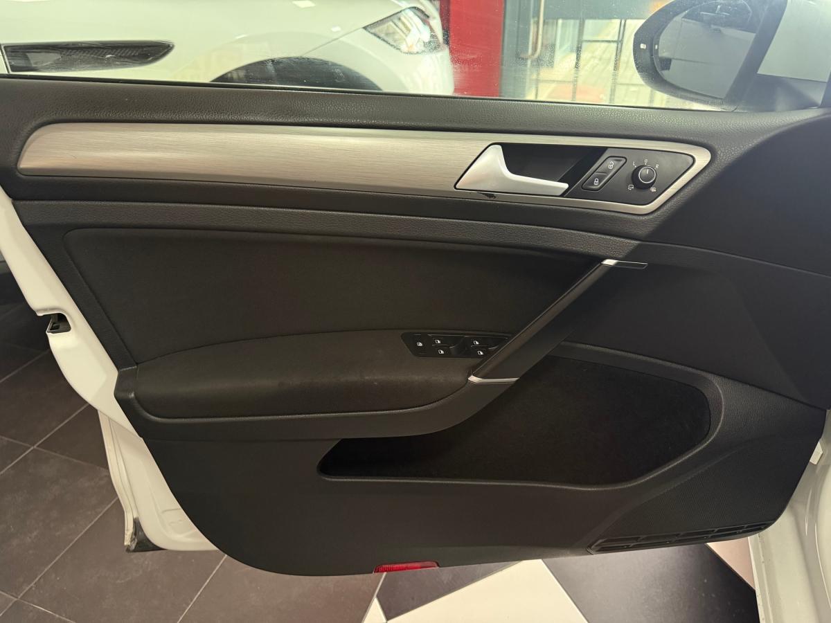 volkswagen-golf-variant-2014-diesel-1598cc