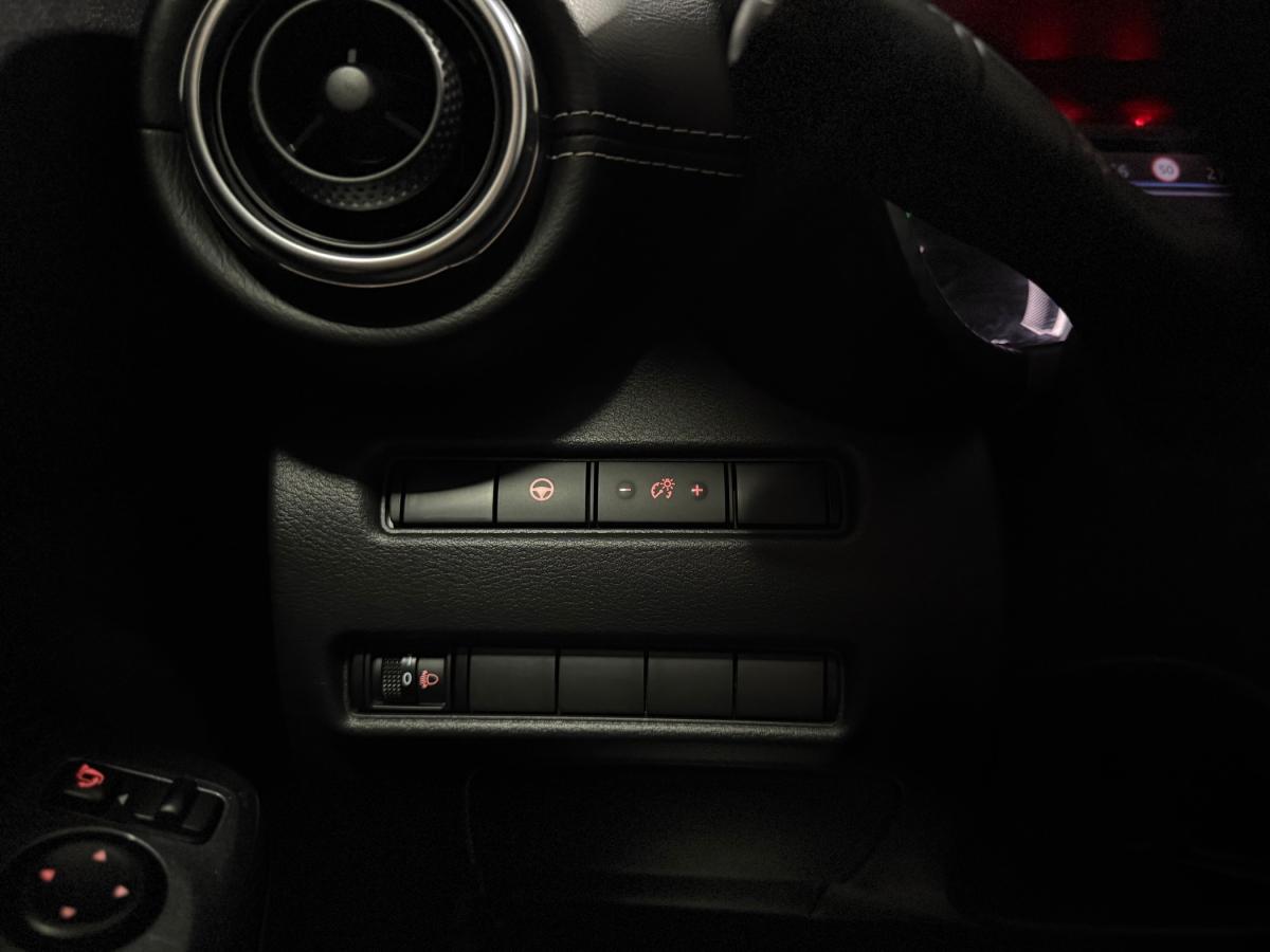 nissan-juke-2023-hibrido-a-gasolina-1598cc