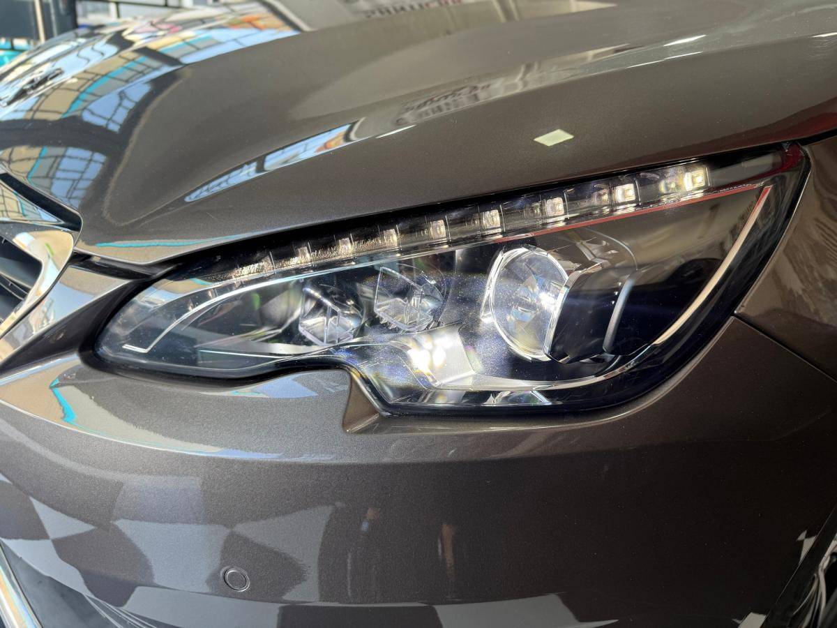 peugeot-308-sw-2014-gasolina-1199cc