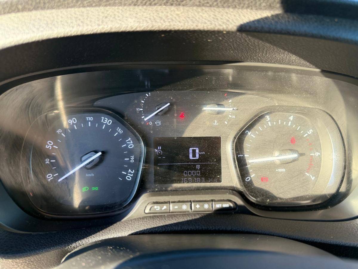 peugeot-expert-2020-diesel-1499cc