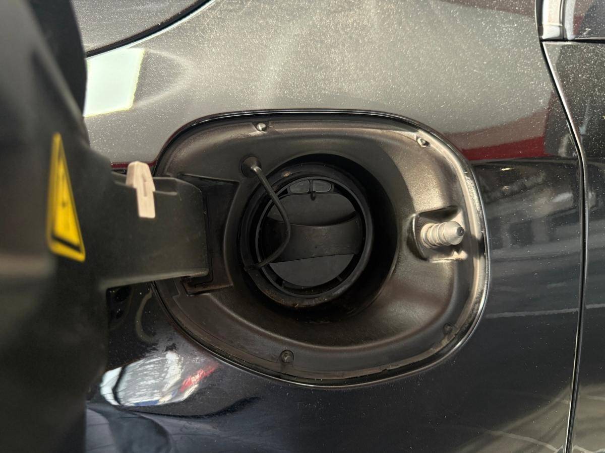 volvo-v60-2013-hibrido-a-diesel-2400cc