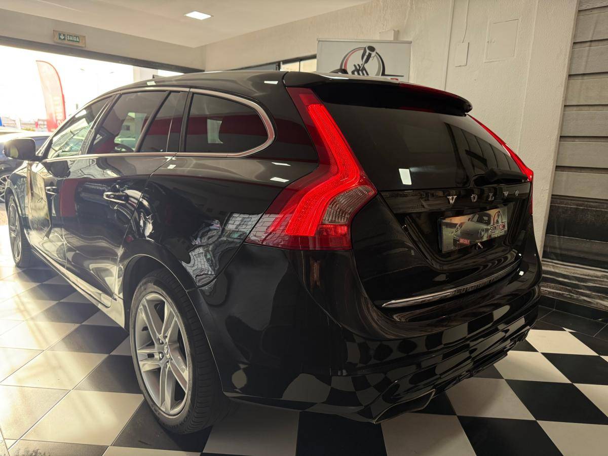 volvo-v60-2013-hibrido-a-diesel-2400cc