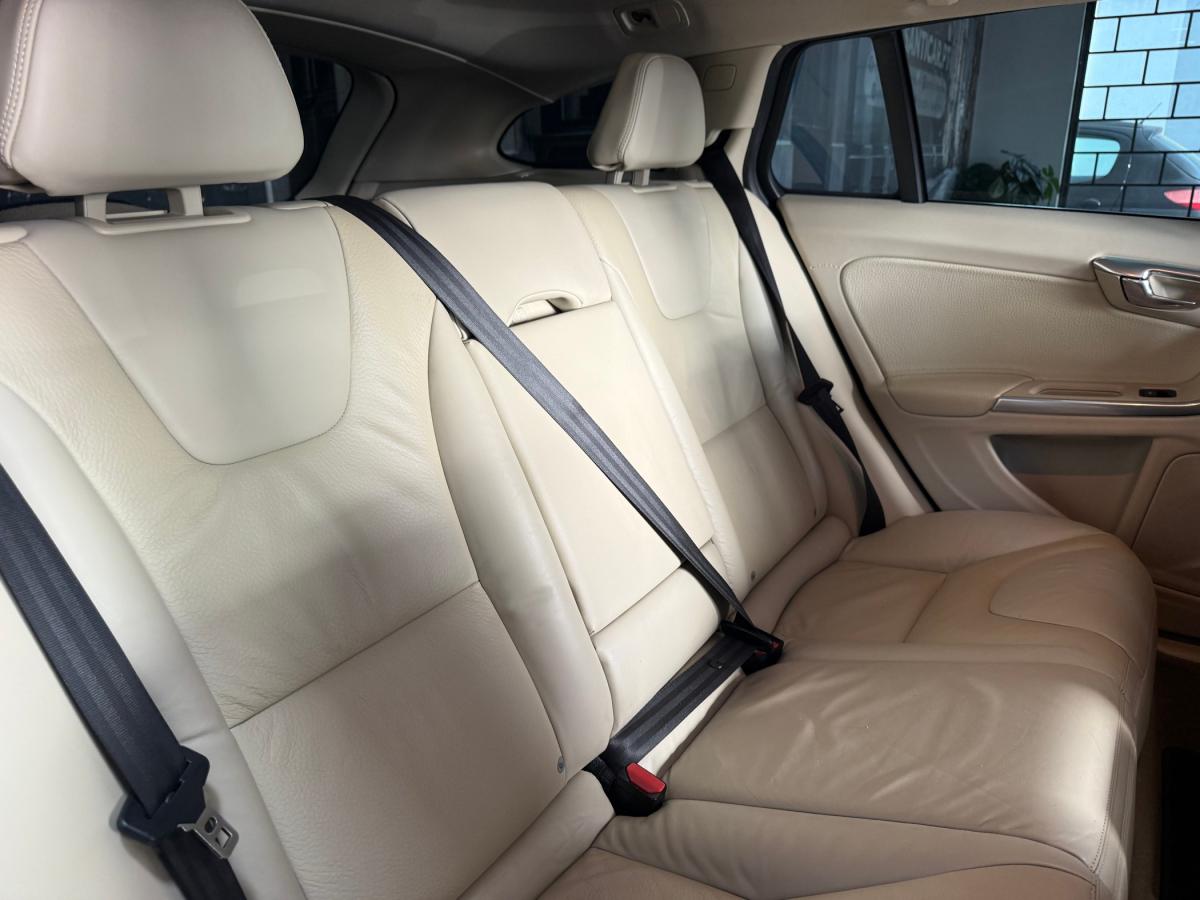 volvo-v60-2013-hibrido-a-diesel-2400cc