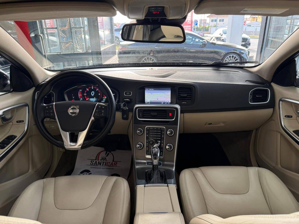 volvo-v60-2013-hibrido-a-diesel-2400cc