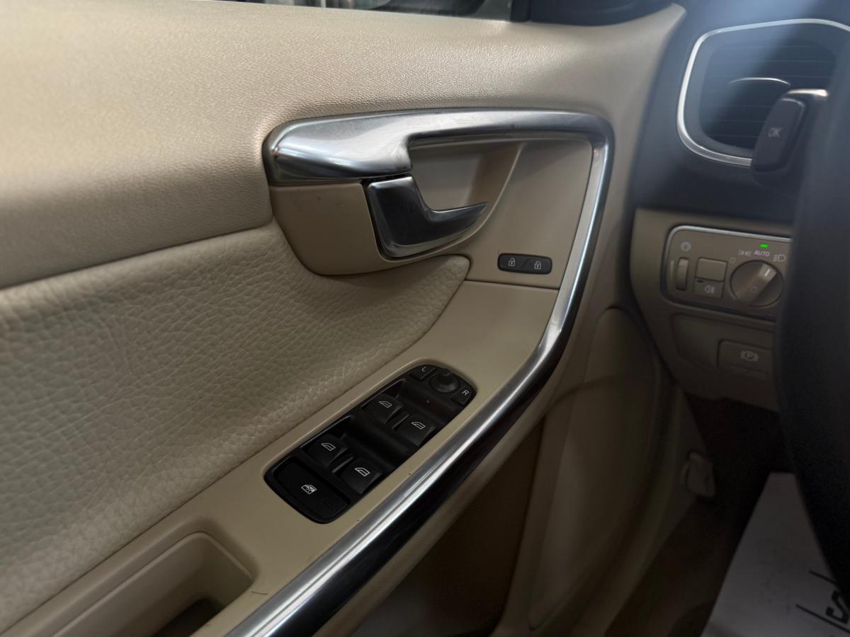 volvo-v60-2013-hibrido-a-diesel-2400cc