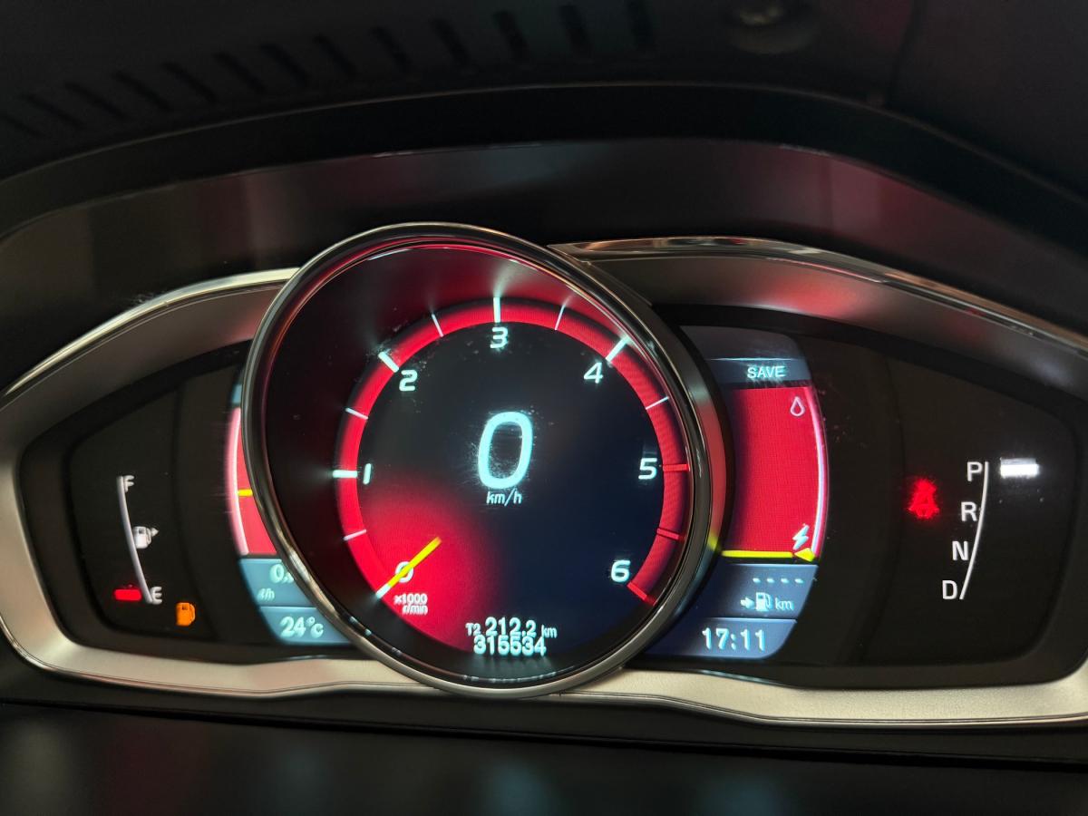 volvo-v60-2013-hibrido-a-diesel-2400cc