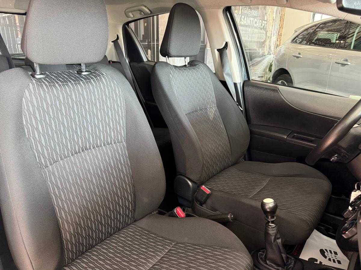 toyota-auris-touring-sports-2014-diesel-1364cc