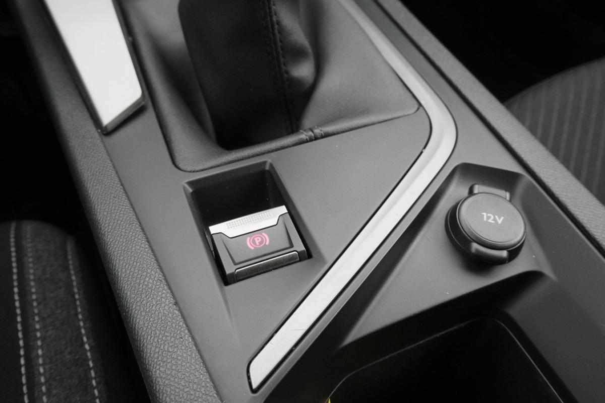 peugeot-308-1-5-bluehdi-2022-diesel-1499cc