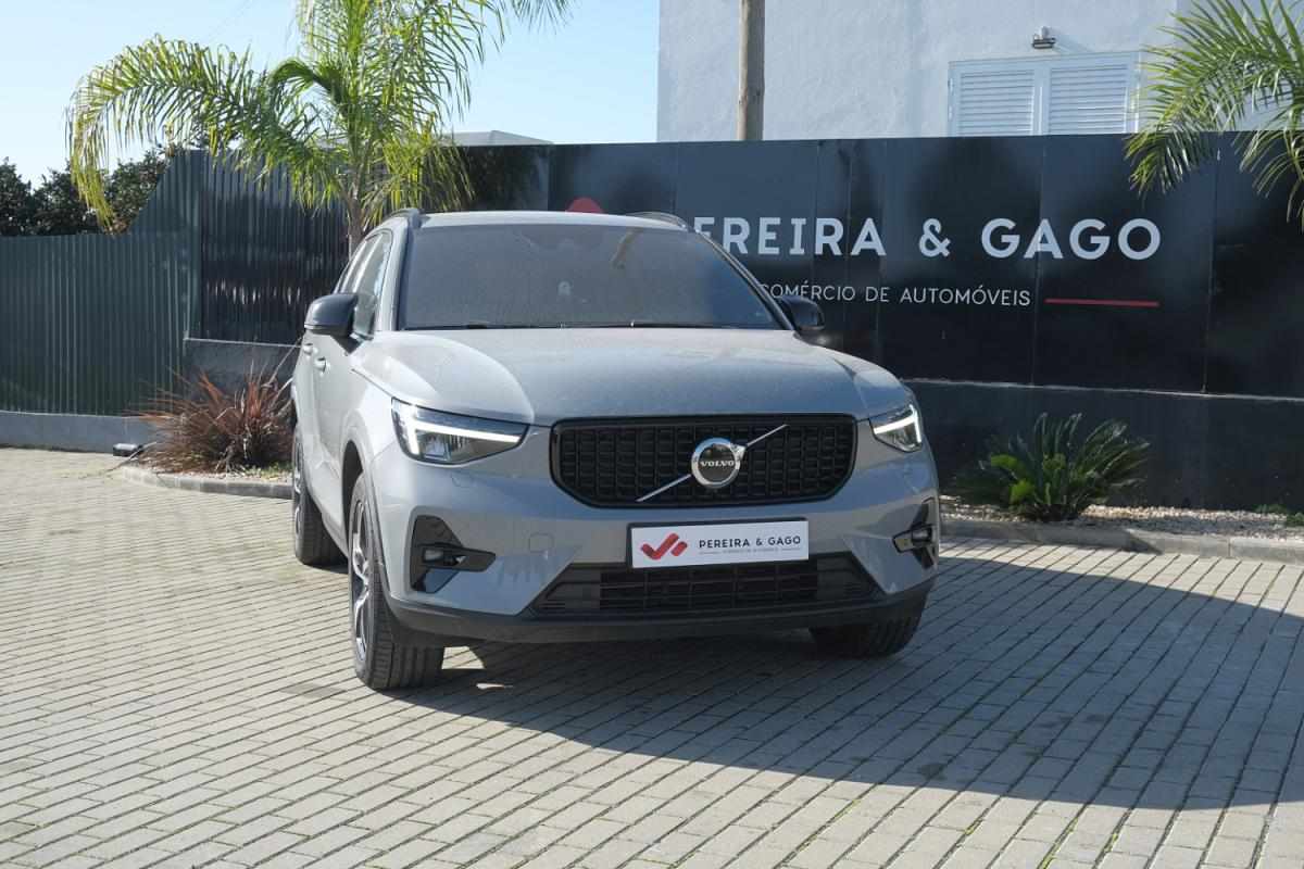 volvo-xc40-1-5-t2-2023-gasolina-1477cc