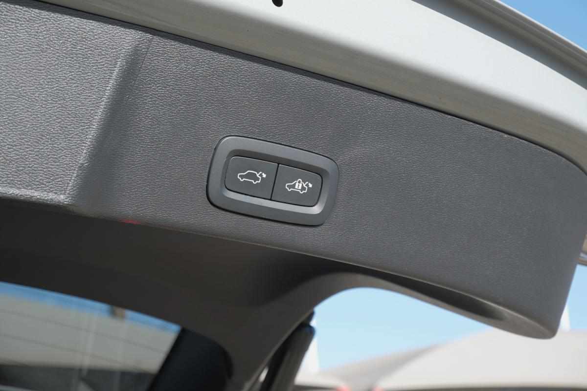 volvo-xc40-1-5-t2-2023-gasolina-1477cc
