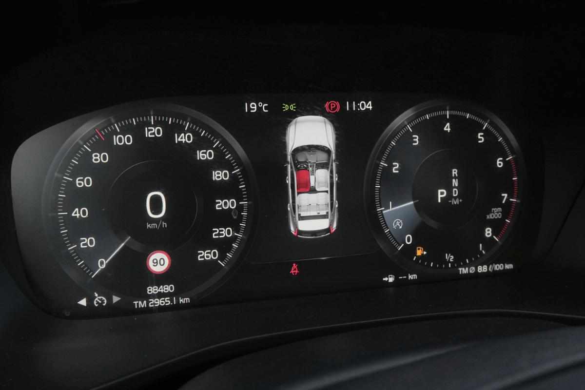 volvo-xc40-1-5-t2-2023-gasolina-1477cc