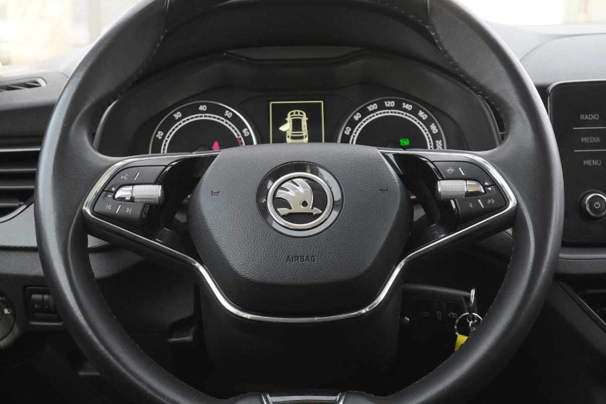 skoda-kamiq-1-0-tsi-2023-gasolina-999cc