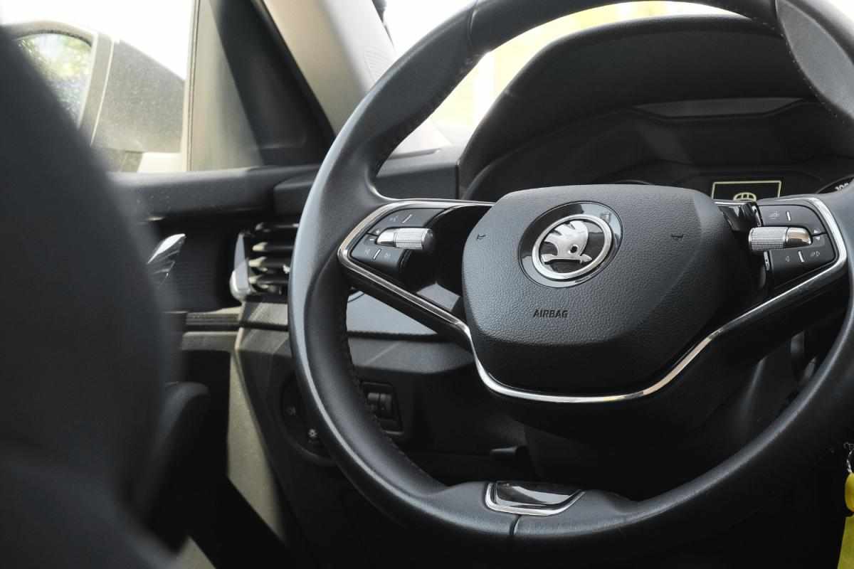 skoda-kamiq-1-0-tsi-2023-gasolina-999cc