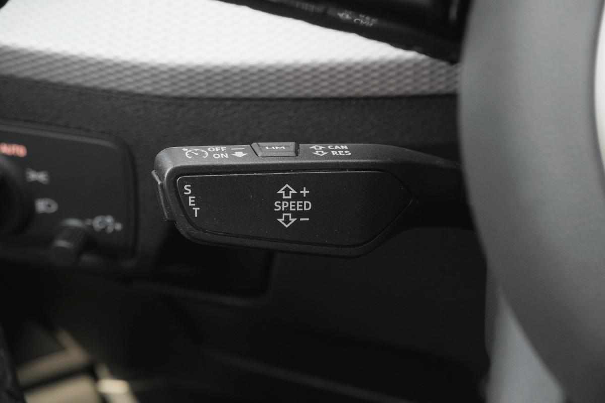audi-q2-30-tfsi-2023-gasolina-999cc