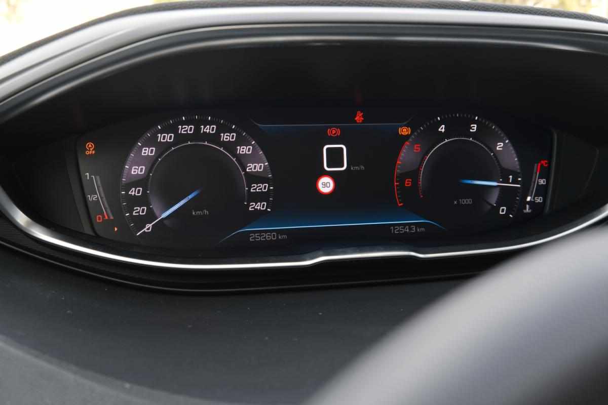peugeot-3008-1-5-bluehdi-2023-diesel-1499cc