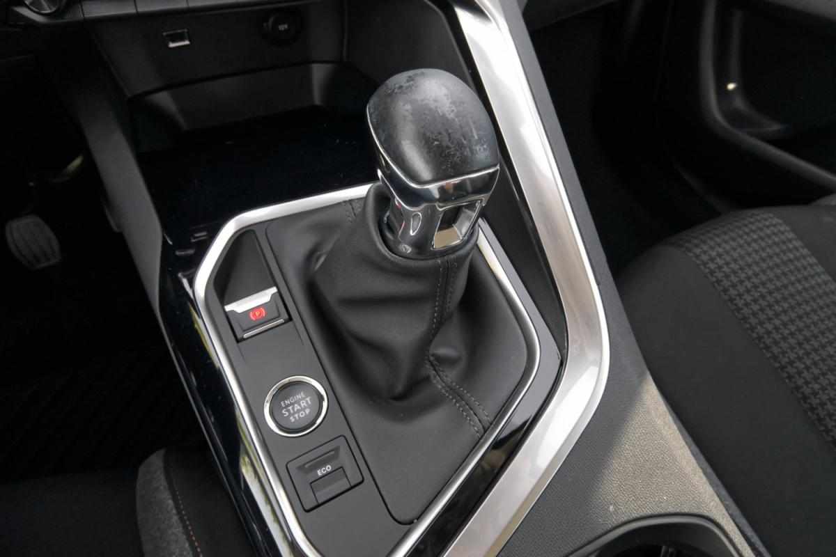peugeot-3008-1-5-bluehdi-2023-diesel-1499cc