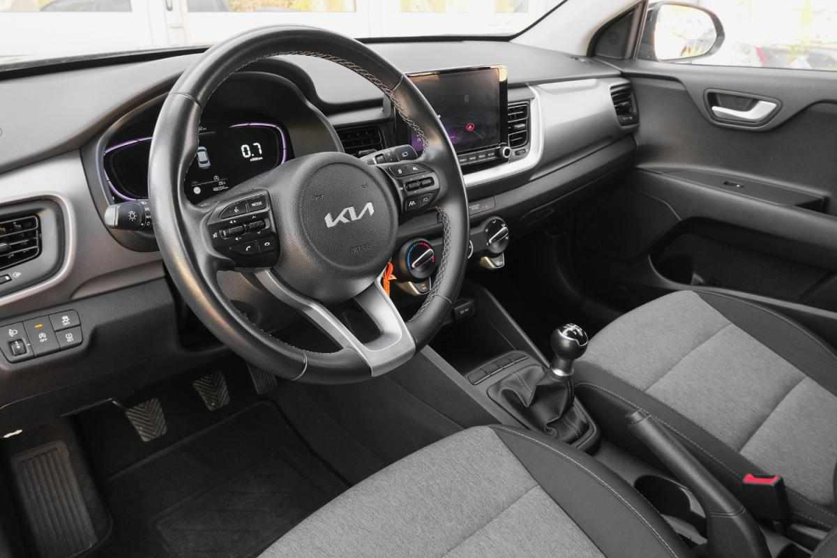 kia-stonic-1-2-mpi-2024-gasolina-1197cc