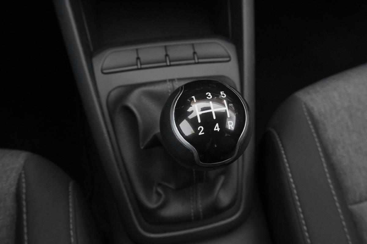 kia-stonic-1-2-mpi-2024-gasolina-1197cc